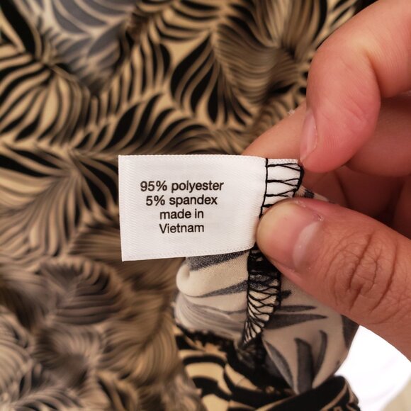 Lane Bryant Beige n Black Plant Pattern Stretchy V Neck Blouse Size 26/28 - Picture 5 of 12